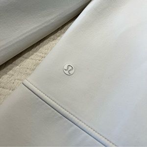 Lulu Lemon White Pullover size 8